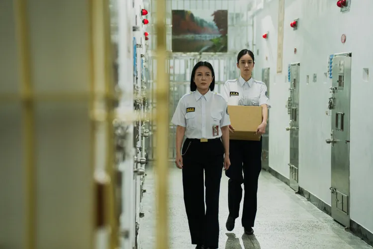 苗可麗（左）和陳庭妮出演《陽光女子合唱團》。壹壹喜喜提供