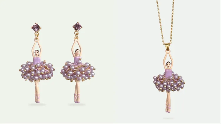 Les Néréides珍珠芭蕾星幕紫耳環（左）8500元、珍珠芭蕾星幕紫項鍊（右）6800元。品牌提供