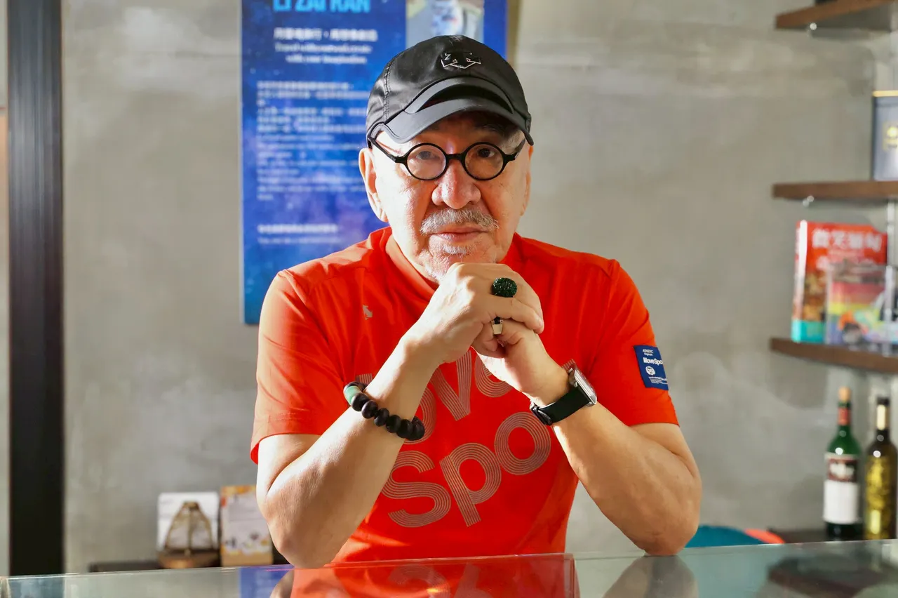 孙情走过人生风雨，持续开唱享受观众掌声。庄宗达摄