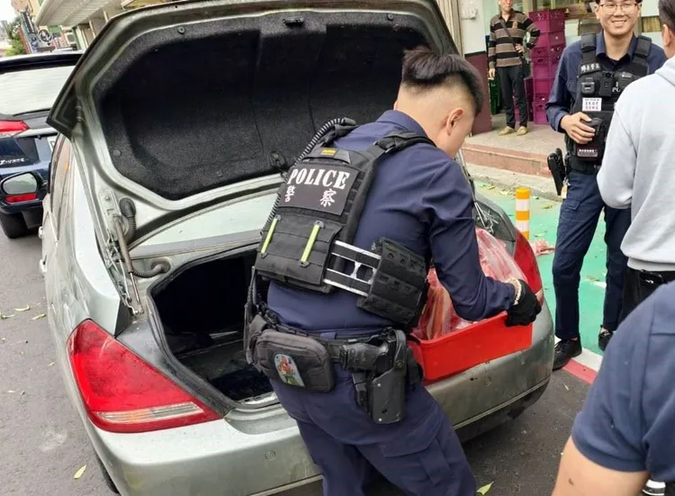 後車廂查獲不明屠體。新竹縣府提供