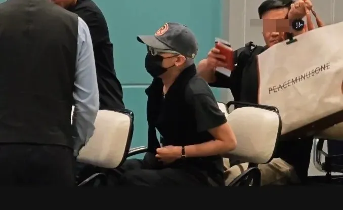 GD權志龍7月時才空降桃園機場，搭乘接駁車到環宇商務中心快速通關。資料照片、桃園機場記者聯誼會提供