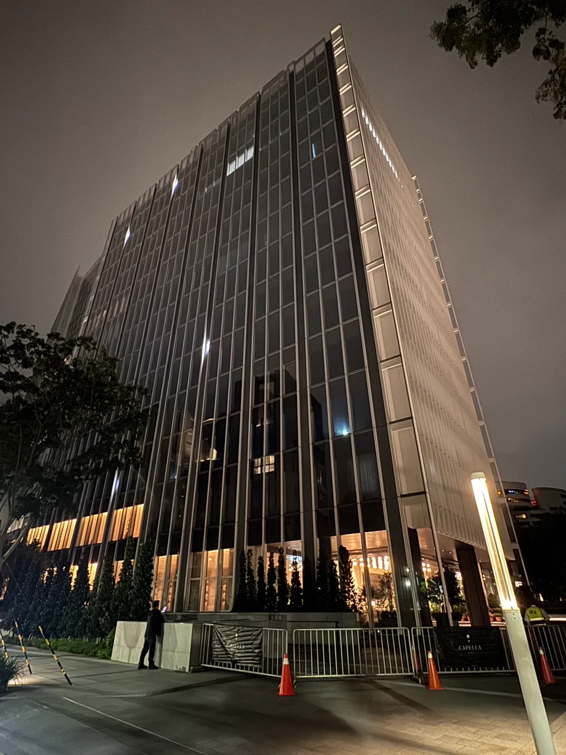 GD权志龙2次来台都选择入住「Capella」嘉佩乐酒店。特勤中心摄