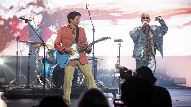 限定合體!呂士軒1招讓鳳小岳上鉤 鼓鼓自掀叛逆史