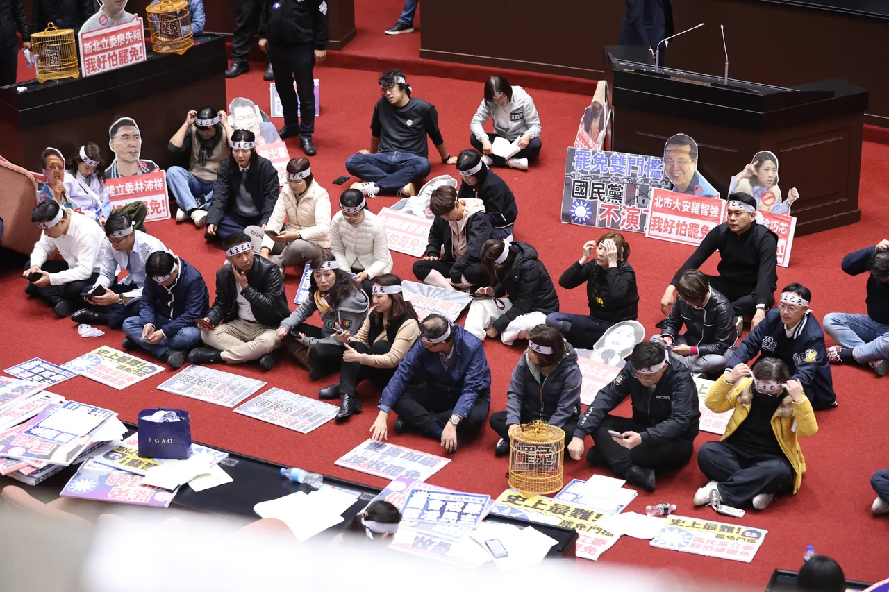 民进党中央十多年来救苗栗挺过破产　绿营：蓝白没必要恶搞财划法