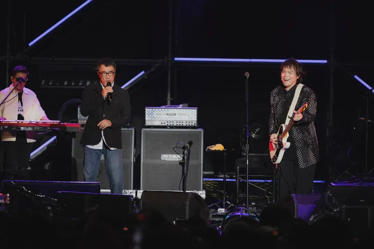 李宗盛（左）夢幻合體伍佰，引起全場尖叫。簡單生活節提供