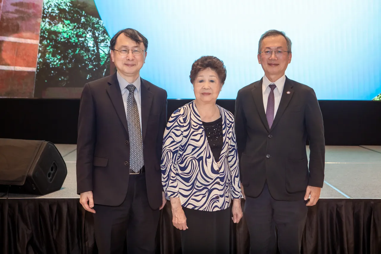 侯金英素有「台湾金融教母」之称，今惊传辞世。图为今年8月政大金融系及台湾金融暨银行学会举办「金英讲座」系列课程开幕晚宴，侯金英亲自出席。翻摄政大金融学系讯