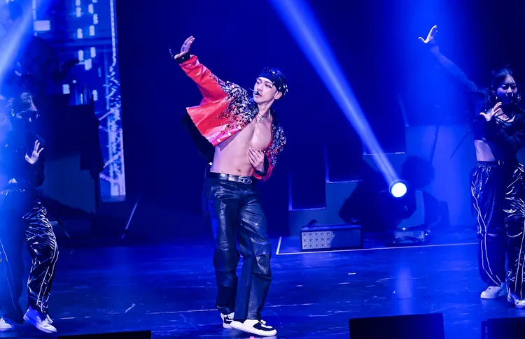 Rain健美肌肉是看頭之一。大步整合行銷提供