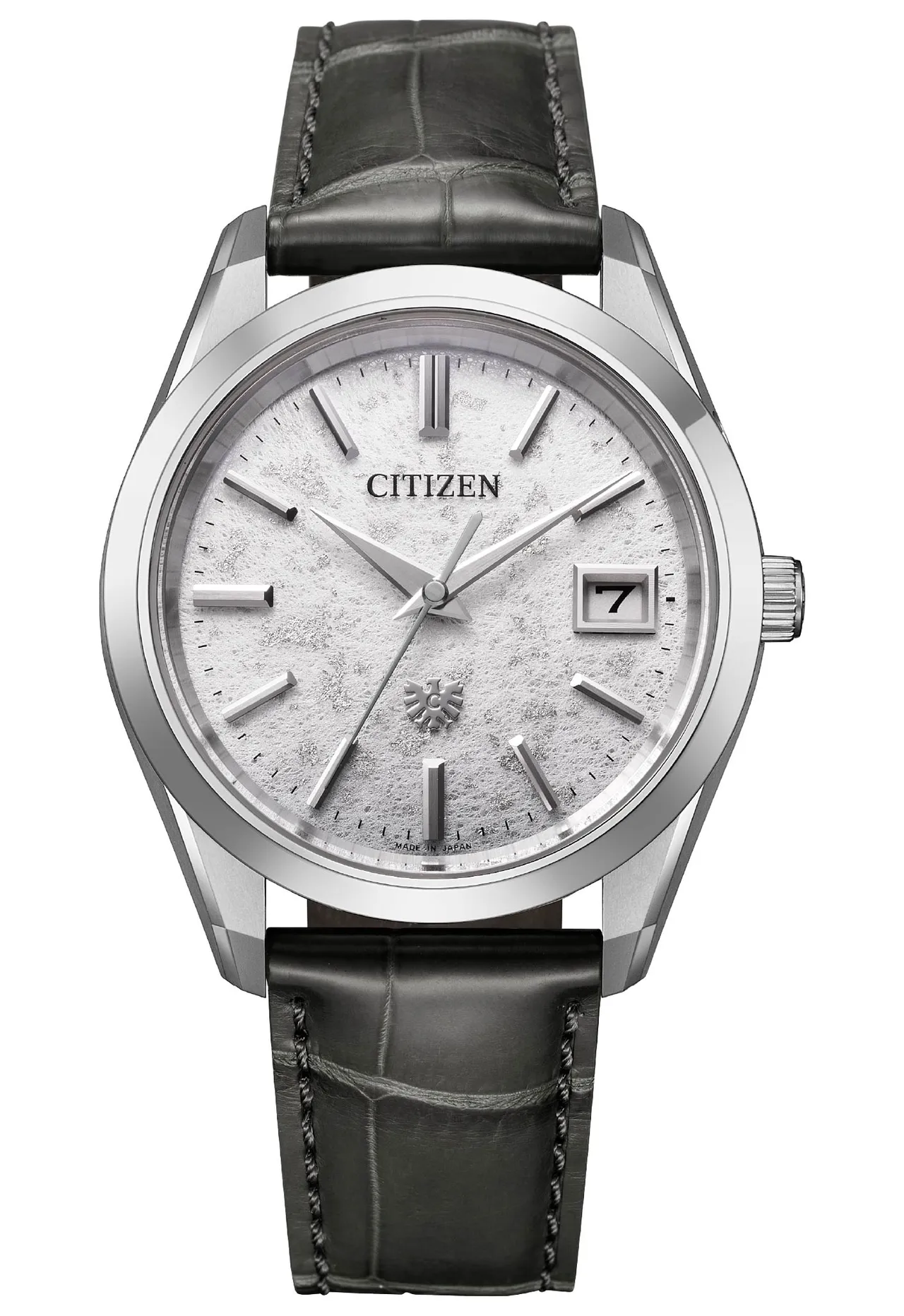 The CITIZEN「冬晓」腕表AQ4100-22A，12万3000元。品牌提供