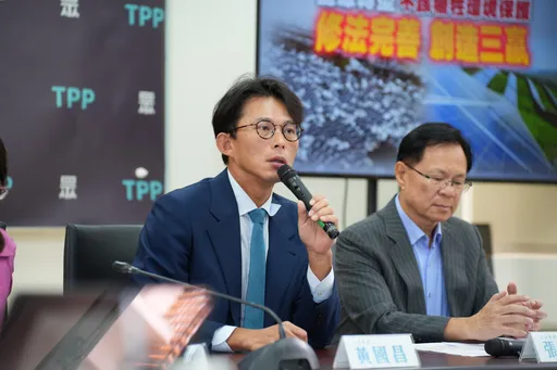 黃國昌做到最後一天！民眾黨團批「總預算卡關」提案延會至明年1/31