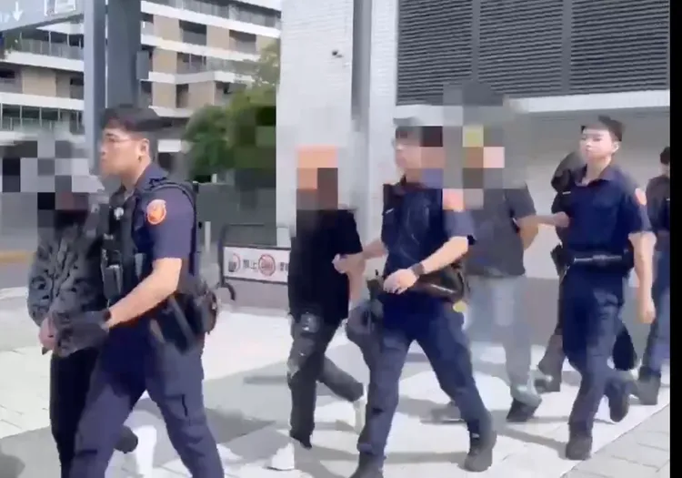 警方移送網紅「陳熙熙」等6賭客、賭場負責人、員工共10人法辦。翻攝畫面