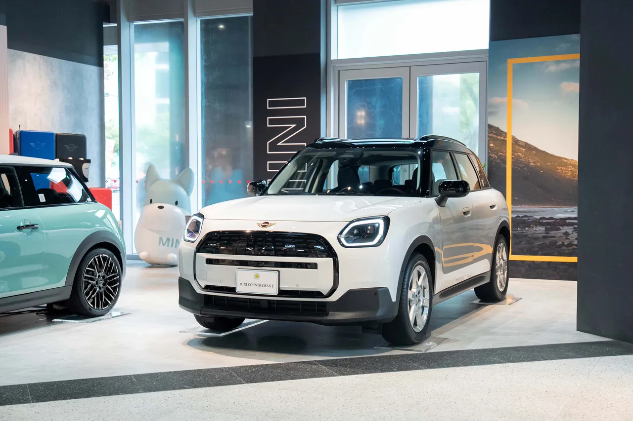 全新MINI Countryman以更寬大的車身比例與俐落線條，展現兼具都會氣質與探險精神的運動姿態。業者提供