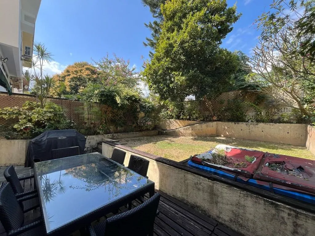 屋外花园。翻摄自忠诚集团