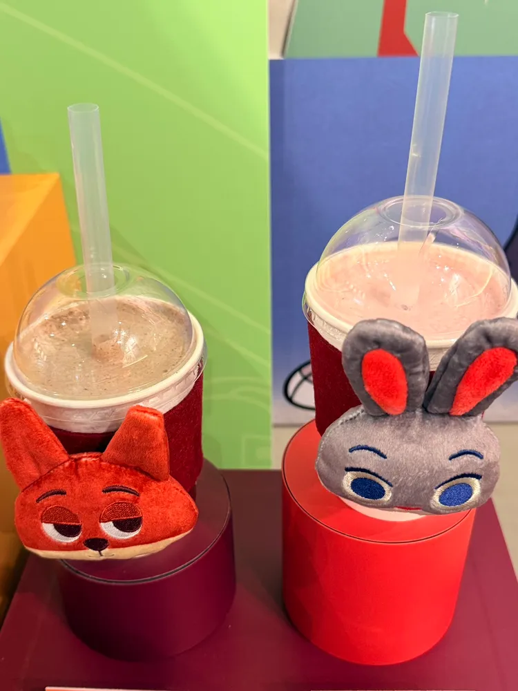 哈根達斯推「尼克．可可酥享奶昔」與「茱蒂．莓好探險奶昔」，凡購買即贈限量對應角色杯套。陳揚盛攝
