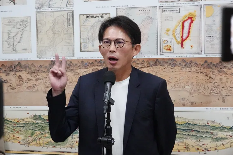 民眾黨團總召黃國昌受訪。莊宗達攝