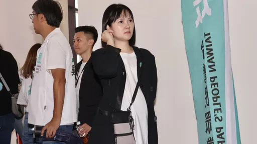 吴怡萱生了！曝嫩婴趴胸前神奇反应　柯文哲献16字祝福