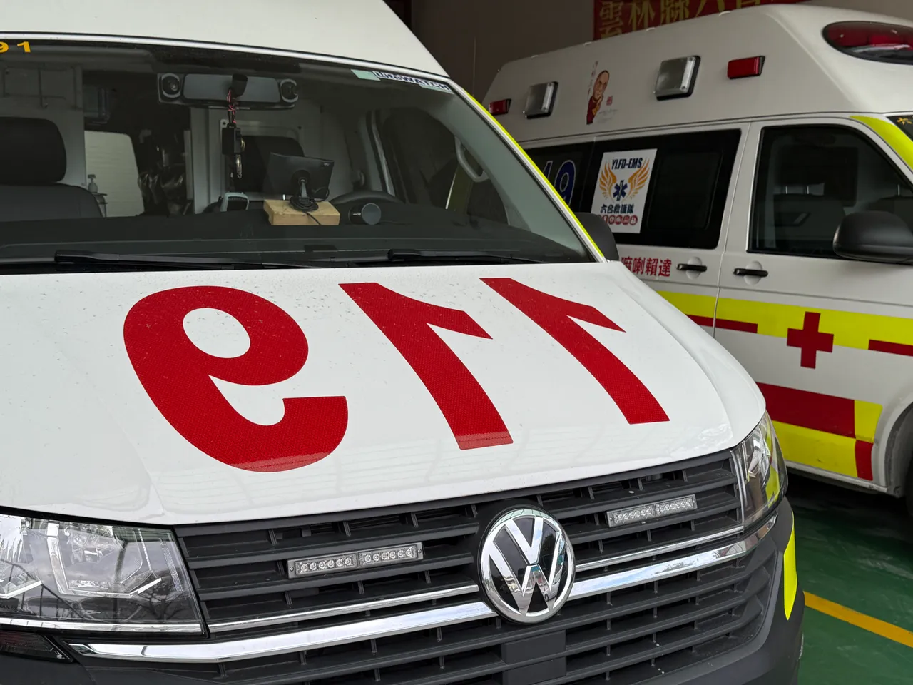 夜店大亨夏天伦遭袭击！2狠男持凶器攻击　女友也受伤