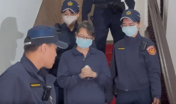 虐死剴剴的惡保母劉彩萱今日現身高院出庭。謝亞庭攝