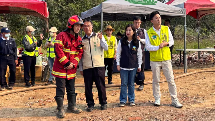 台南市長黃偉哲到場關心處理進度。莊曜聰攝