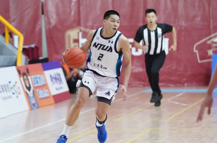 臺藝大王威翔本廠傳出6次助攻。大專體總提供