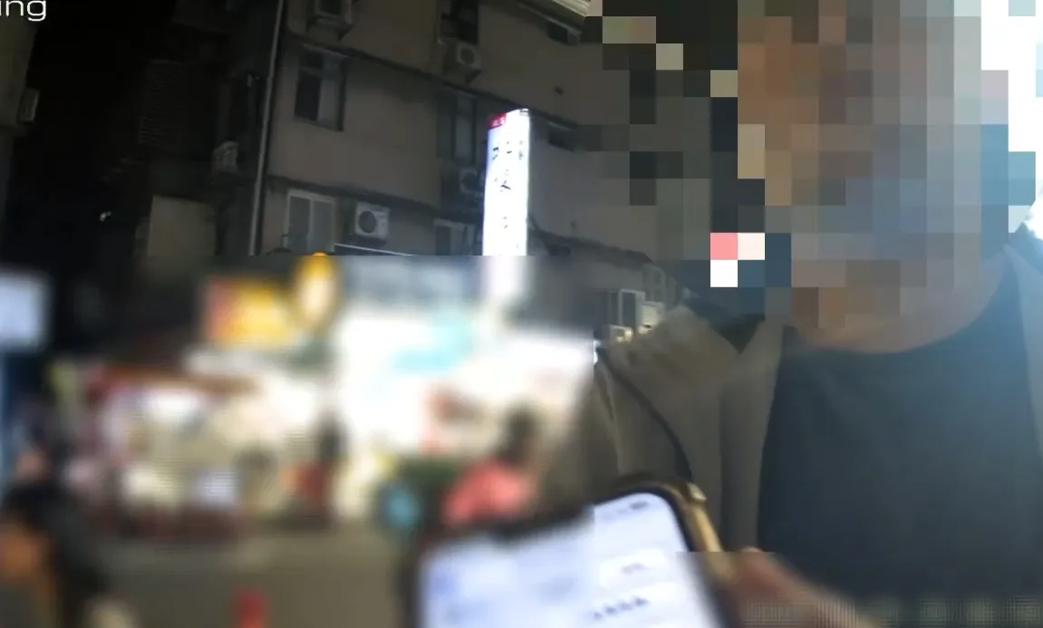 员警到场询问廖男状况。翻摄画面