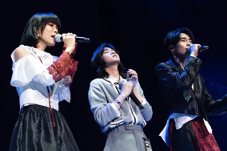 持修（中）與脆樂團強強聯手。好多音樂提供