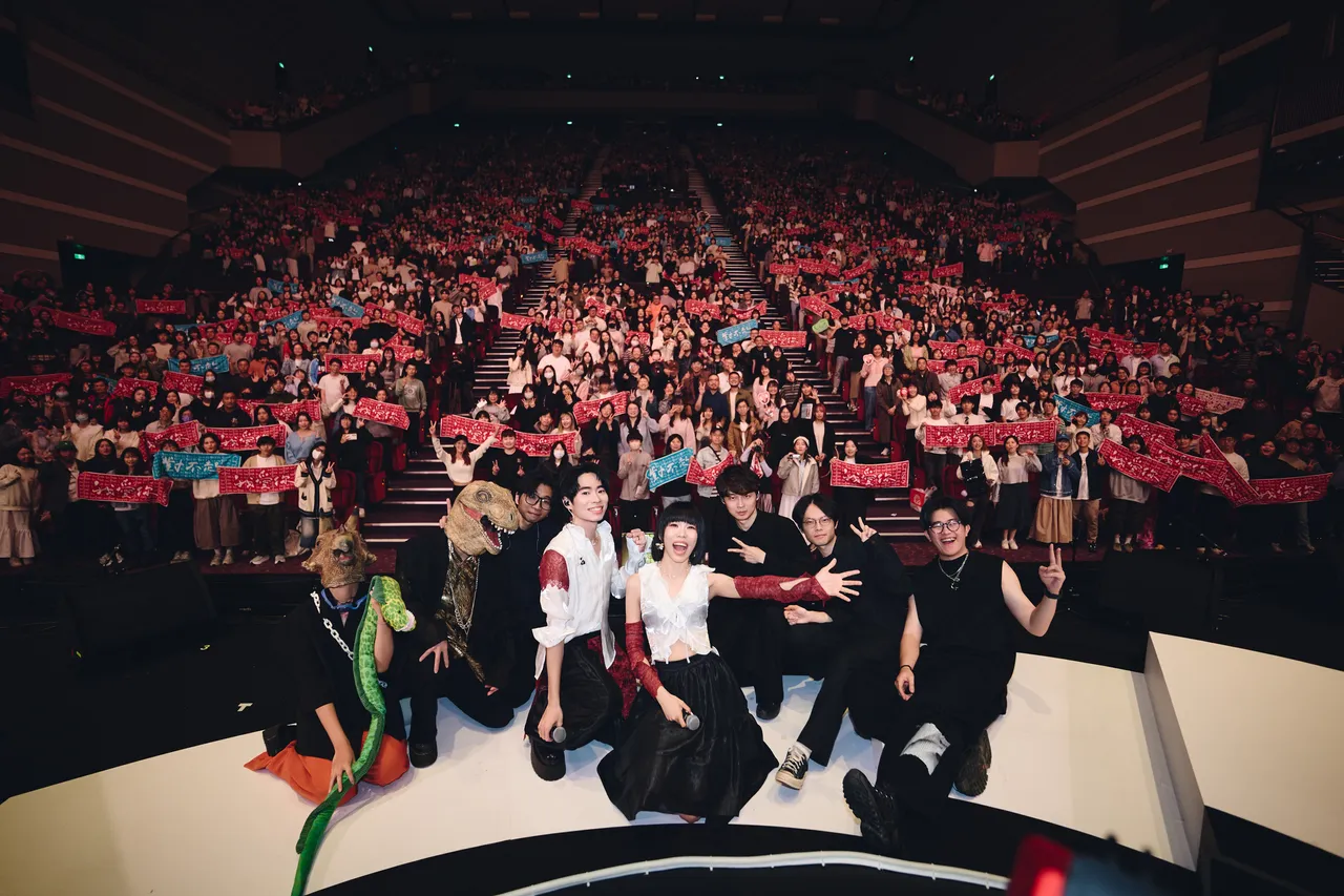 脆樂團日前舉辦《相遇就是說了100次我愛你》演唱會，與3000名粉絲同慶成立15周年。好多音樂提供