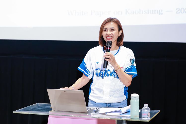 高雄要「有機、有蛋」 邱議瑩提新國際機場、大巨蛋造鎮政見