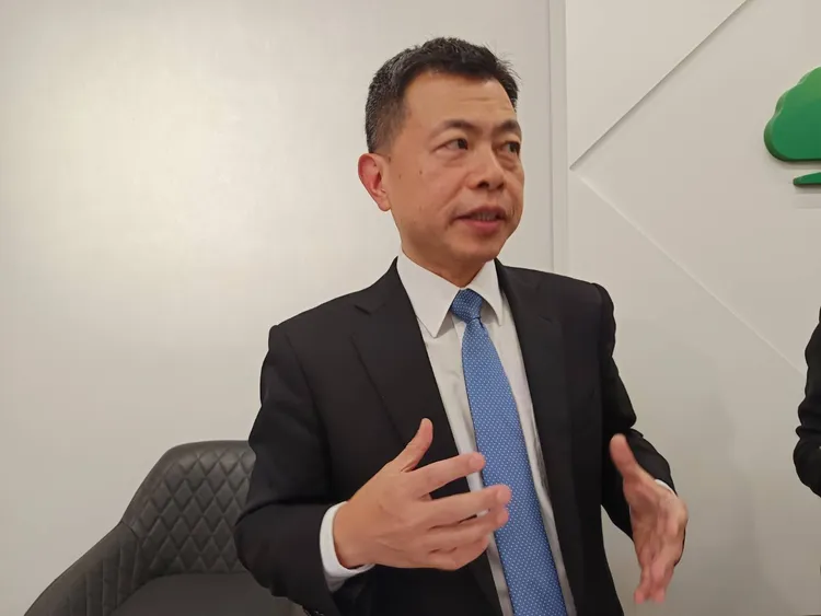 展望2026年，國泰世華銀行首席經濟學家林啟超表示，景氣就像一匹強壯卻敏銳的駿馬，連續奔馳3年後應適度鬆韁、站穩馬步，並醞釀下一波穩健推進的馬力。許麗珍攝