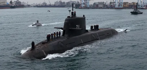 國艦國造！海鯤軍艦完成第四次浮航海試