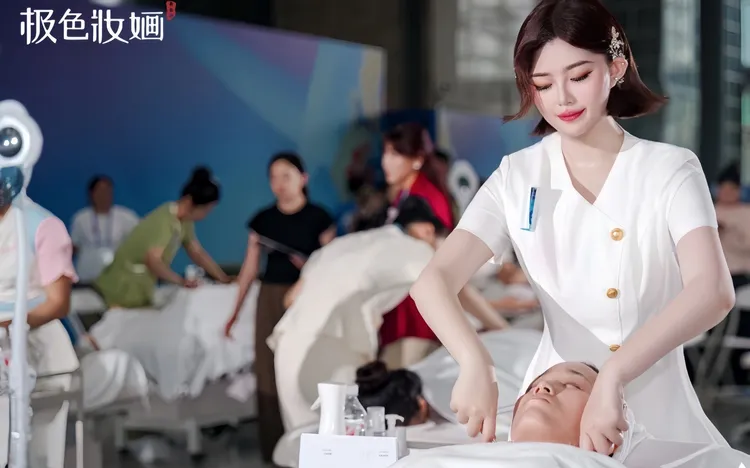 黃馨禾同時拿下「臉部護理」金牌。黃馨禾提供