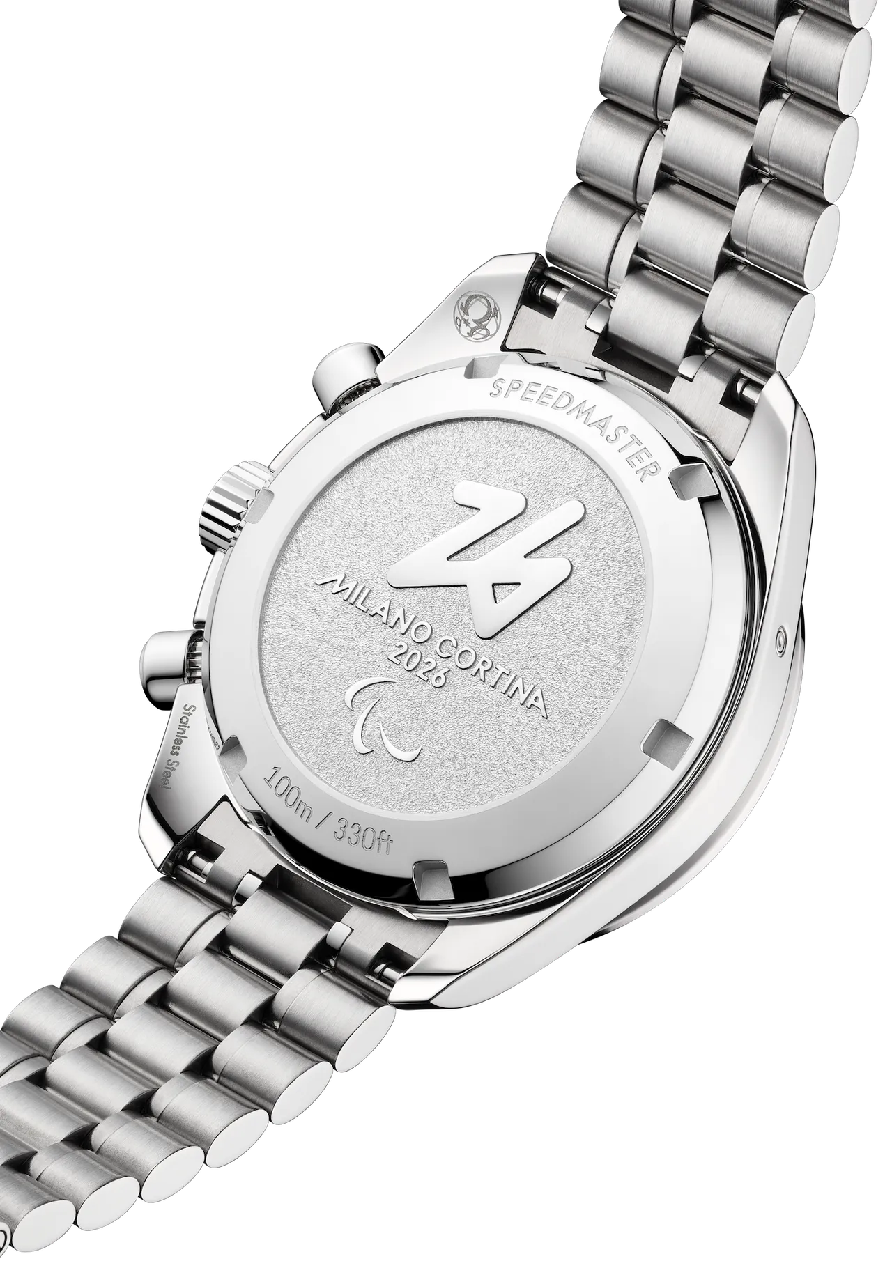 表背雕刻冬季帕运会专属徽章，象征著这段赛事所承载的故事与勇气。品牌提供