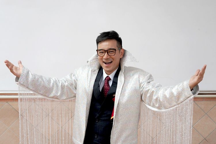 岑永康人生成就解鎖　流蘇裝開唱致敬高凌風