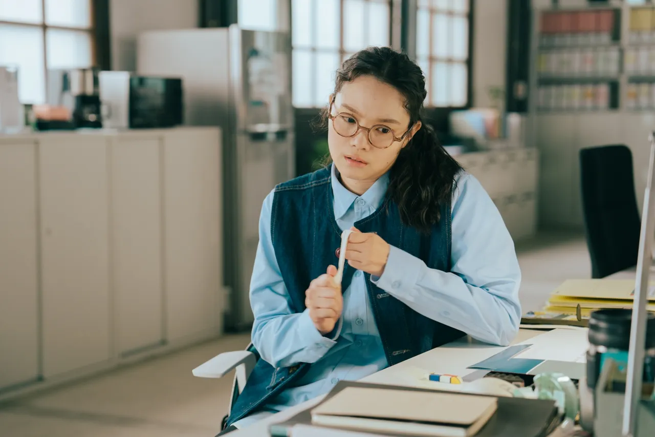 王真琳飾演性格內向的水電工珊珊。公視台語台提供