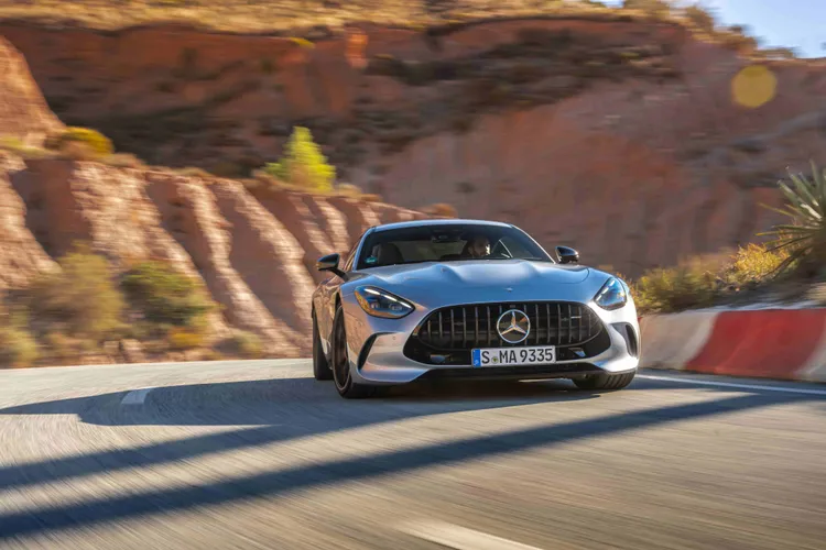 Mercedes-Benz GT Coupé升级MBUX 3.0，更配备进阶娱乐套件，带来更丰富的互动体验。原厂照片