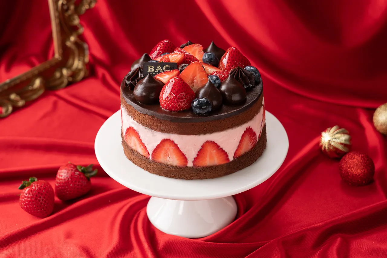 草莓季限定甜点BAC「覆盆莓草莓巧克力蛋糕」是品牌一期一会的冬季明星商品。业者提供