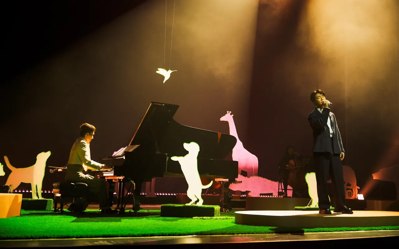 阿龚（左）与韦礼安共演舞台梦幻。绪风有限公司提供