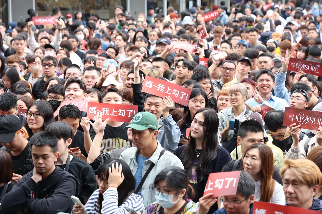 Jolin今签唱会,吸引超过5000名粉丝到场。庄宗达摄