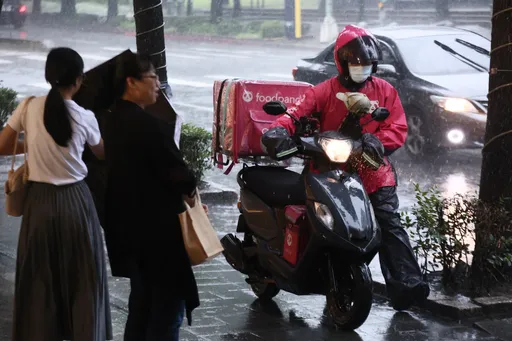 外送暗藏危机？　343家餐厅遭稽查！红茶2件不合格遭开罚