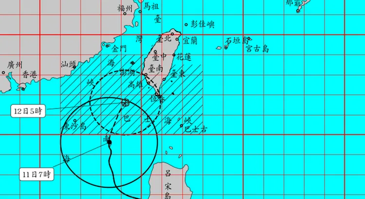 凤凰台风逐渐逼近台湾。取自中央气象署