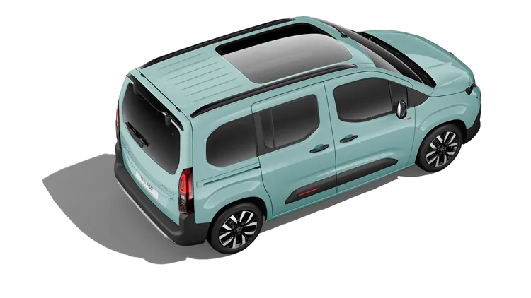 原廠表示清新綠車色源自「海岸風景與自然光影」。業者提供