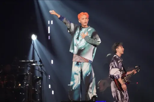 理想混蛋续唱台北小巨蛋第二场　鸡丁开场走得跩却糗暴哭