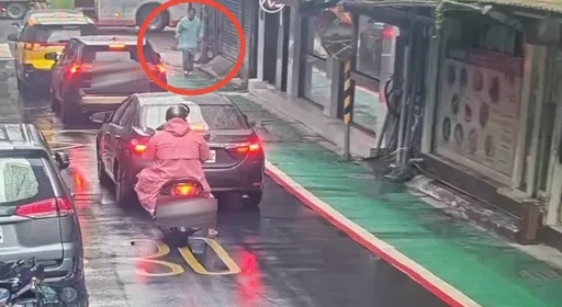 松山區街頭「有人拿刀！」夫妻吵架...莽男當街拿鋸子理論