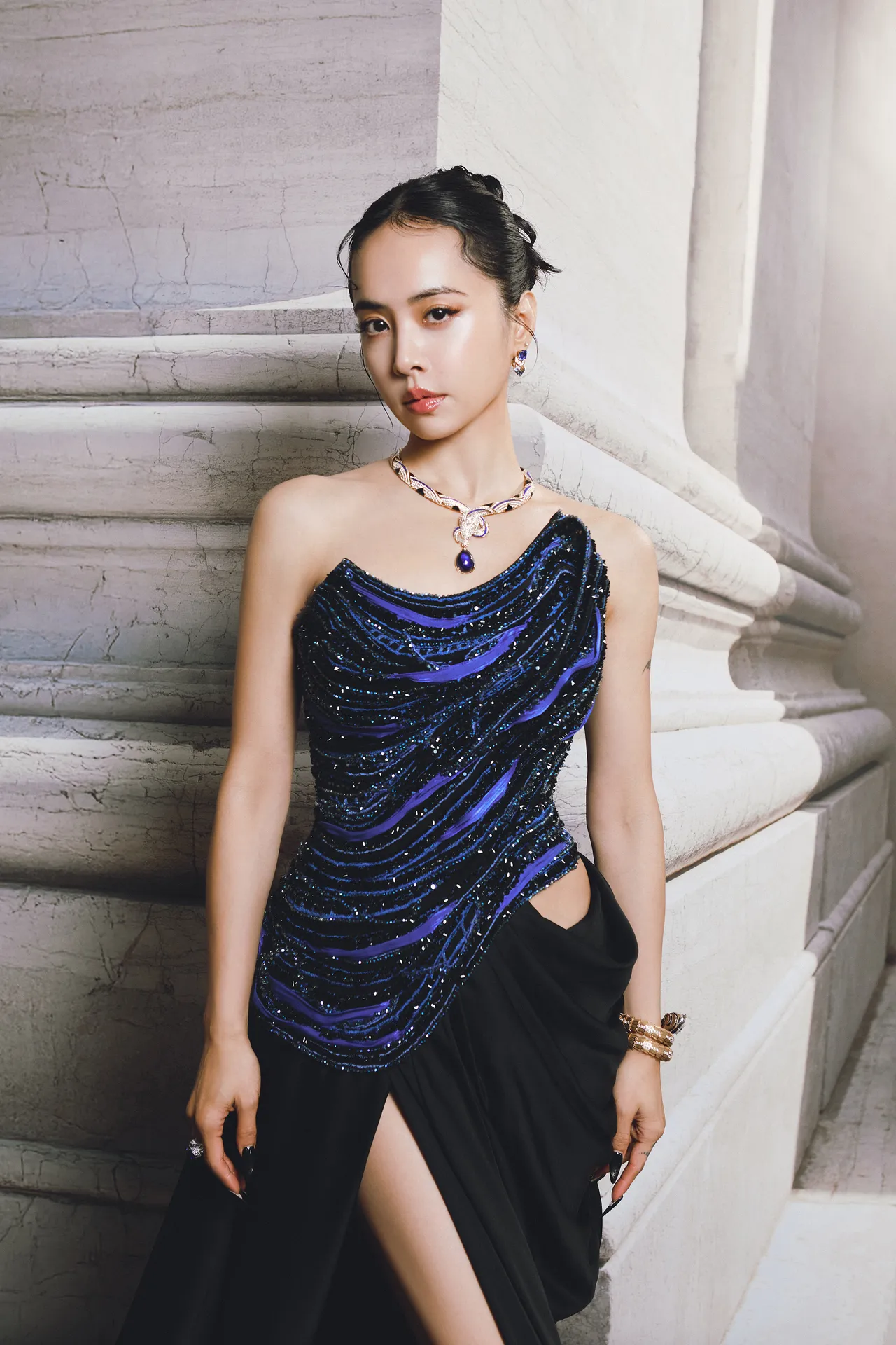 蔡依林一袭灵蛇造型珠宝，化身「美艳蛇姬」。品牌提供