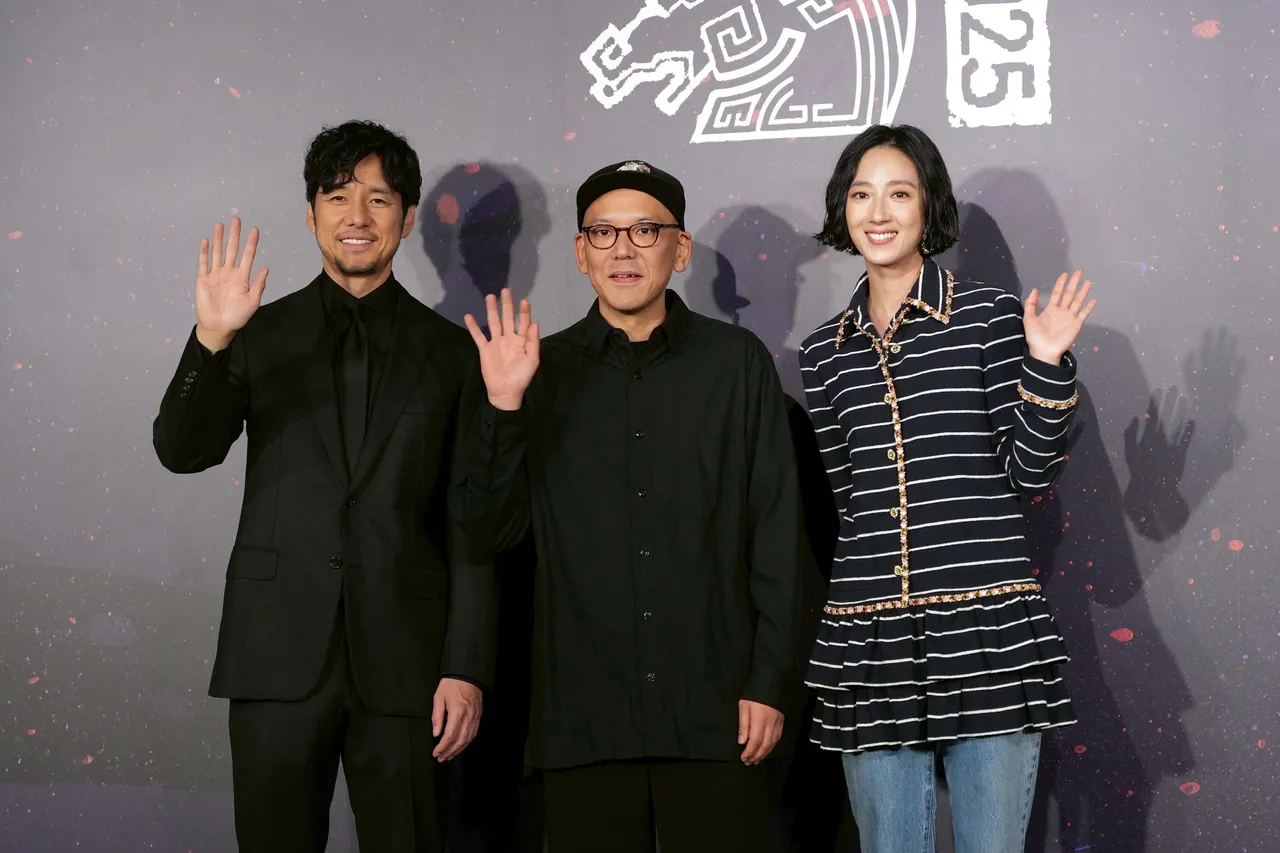 西岛秀俊（左起）、导演真利子哲和桂纶镁。彭欣伟摄