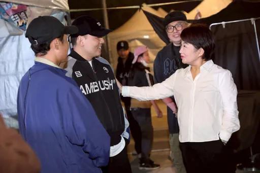 玖壹壹南北贰路音乐会今晚中央公园登场　卢秀燕探班送美食