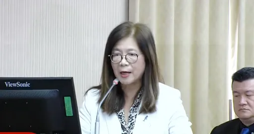 海巡署帮陆渔船灭火！管碧玲：「心里恨得牙痒痒」但不去救做不到