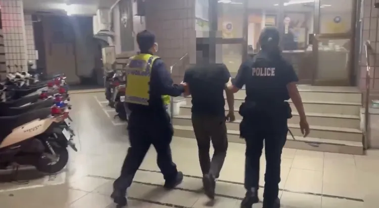 警方昨天晚間逮到李男，他辯稱一時起意偷拍，還沒成功就被發現。翻攝照片