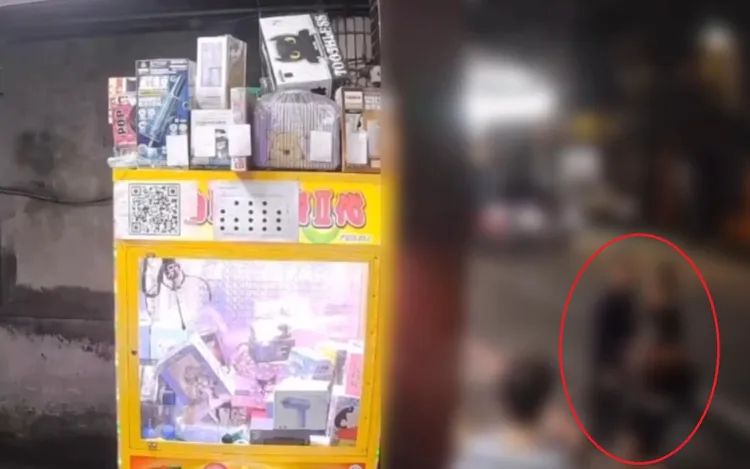 刘男偷用水遭抓包，不料他竟恼羞成怒攻击女店员。翻摄照片