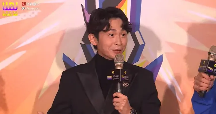 博恩準備好要拿獎了。翻攝自走鐘獎YT