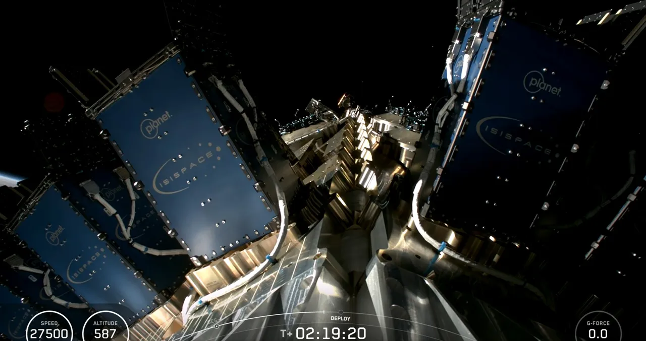 FS-8A太空实验模组于此次Transporter-15任务中成功入轨，主要用于验证福卫八号的太阳能板技术，为台湾自制卫星累积关键飞行履历。截自SpaceX直播